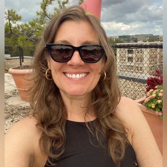 Meet your Posher, Christine - Picture 1 of 1